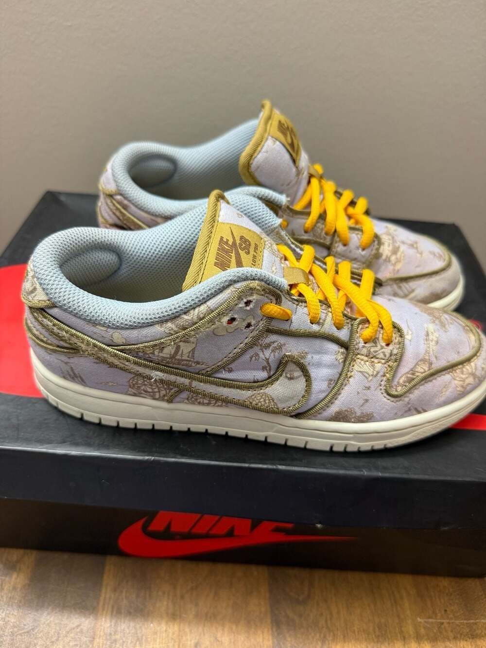 Nike SB Dunk Low Pro Pastoral Print Size 5Y Multicolor Sneakers